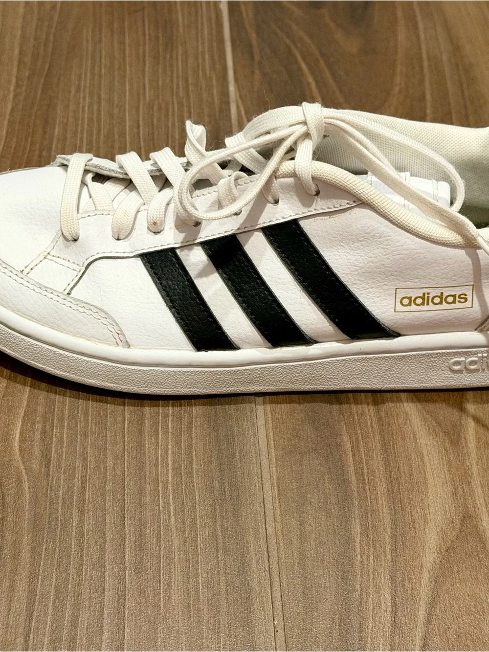 Women’s Adidas Grand Court Leather Tennis Shoes - size 10